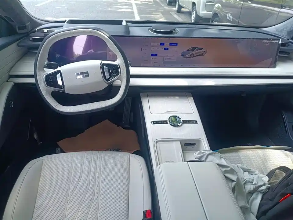 Geely Galaxy Galaxy E8