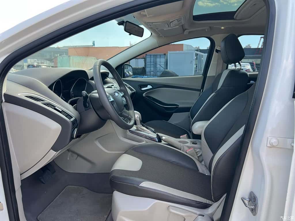Ford Focus, 2012 9