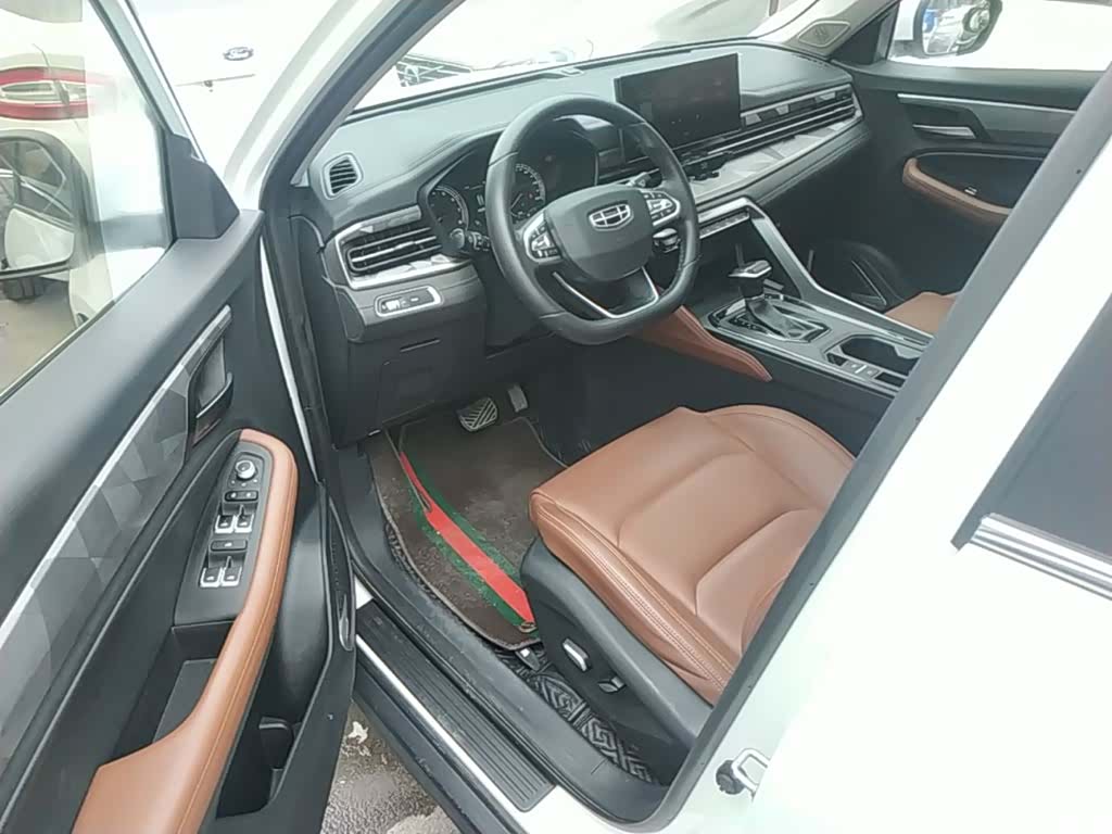 Geely X6, 2022 16