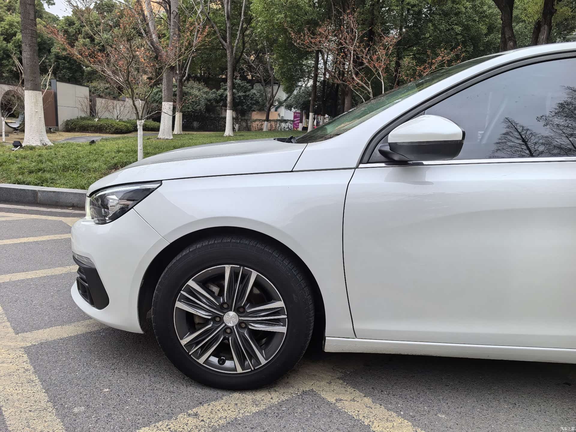 Peugeot 308, 2018 все фото