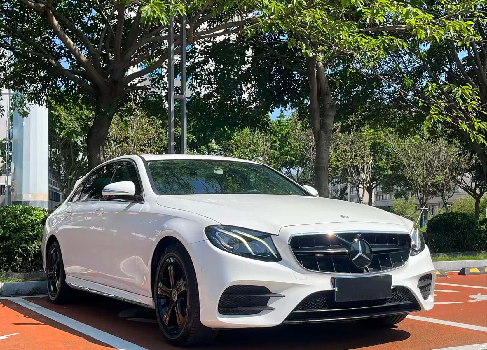 Mercedes-Benz E-Class, 2018 3