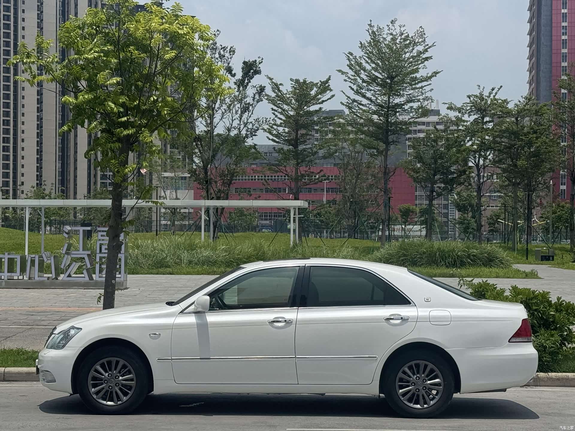 Toyota Crown, 2005 2