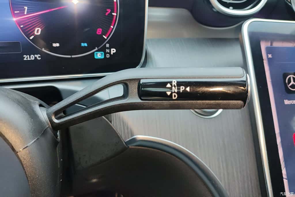 Mercedes-Benz C-Class, 2024 16