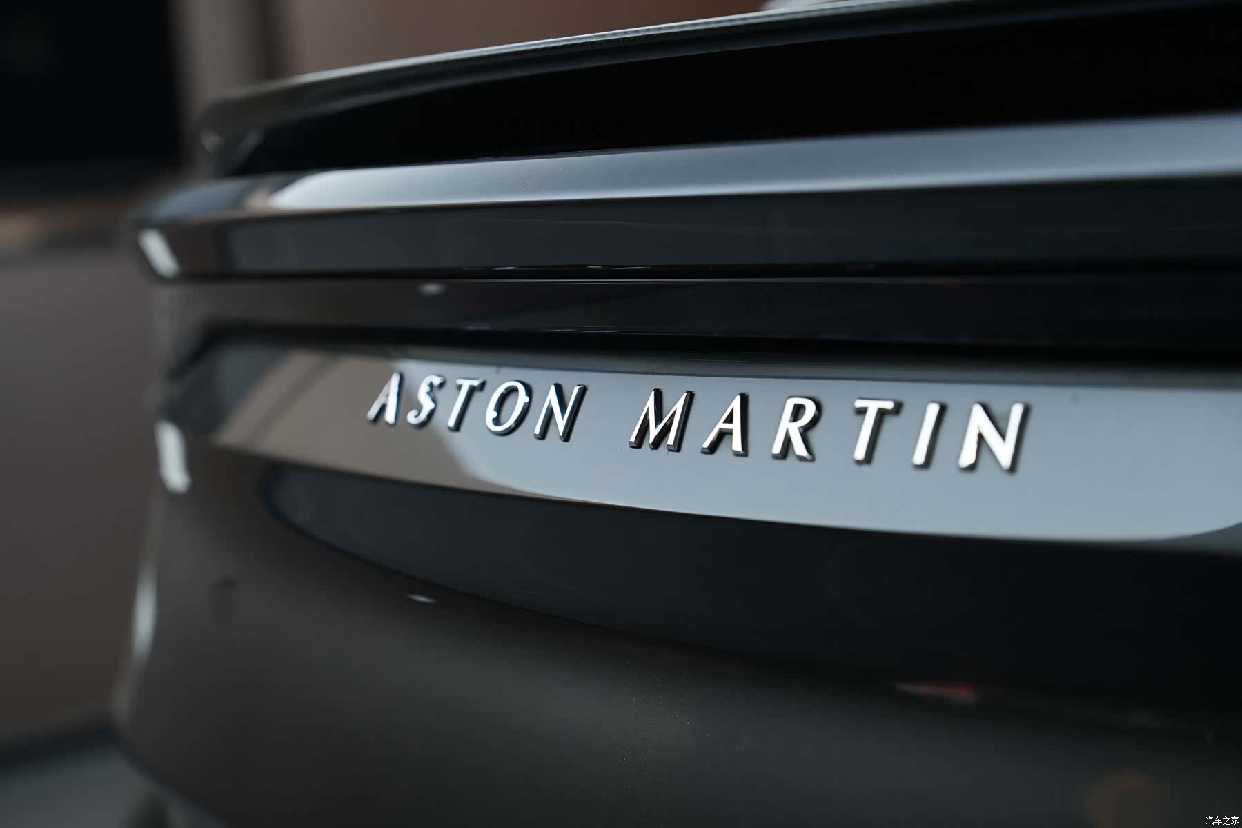 Aston Martin DBS, 2019 10