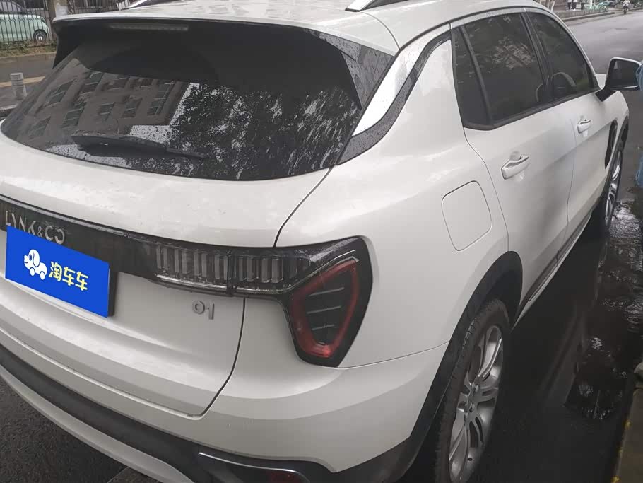 Lynk & Co 01