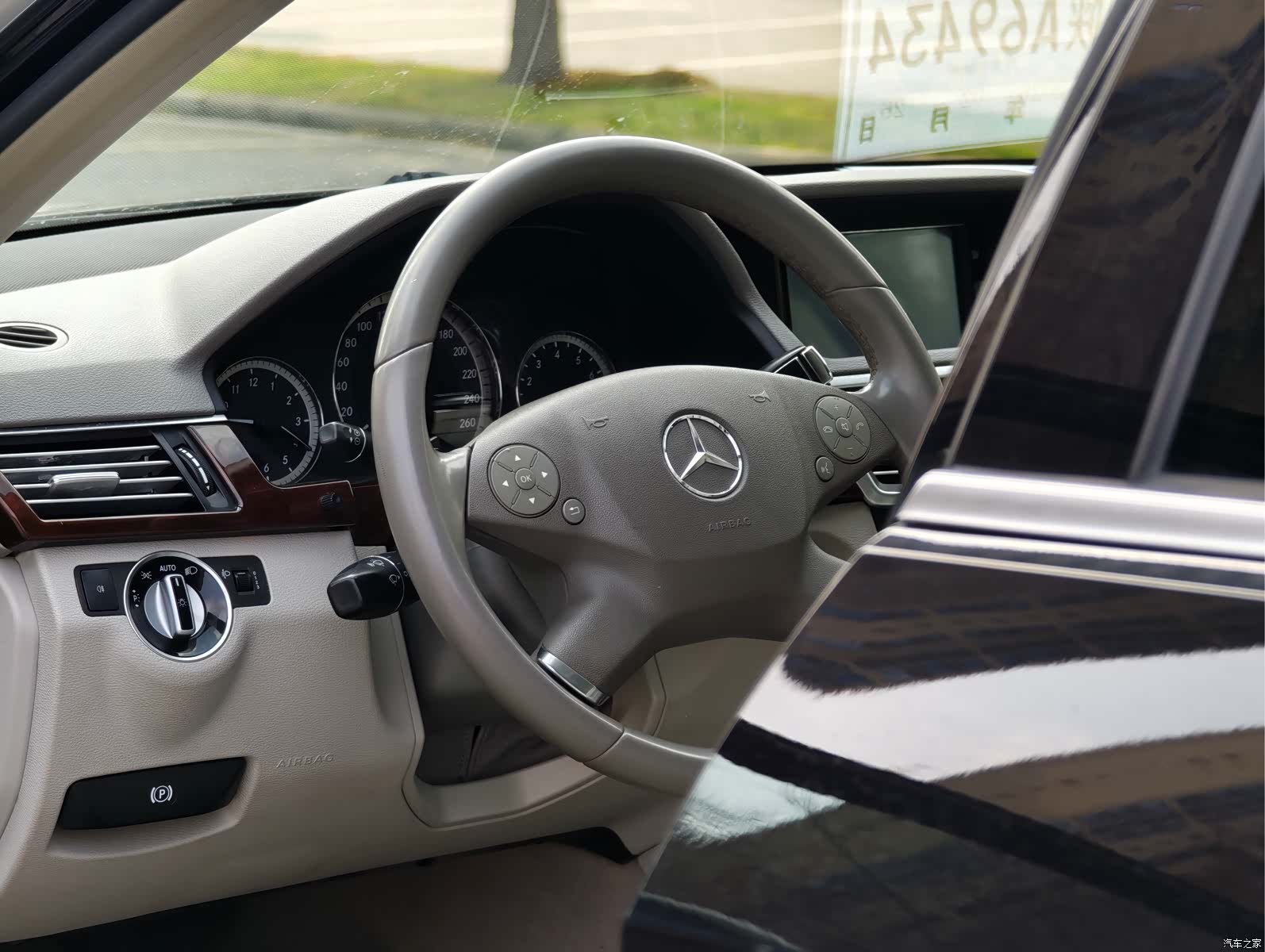 Mercedes-Benz E-Class, 2012 11