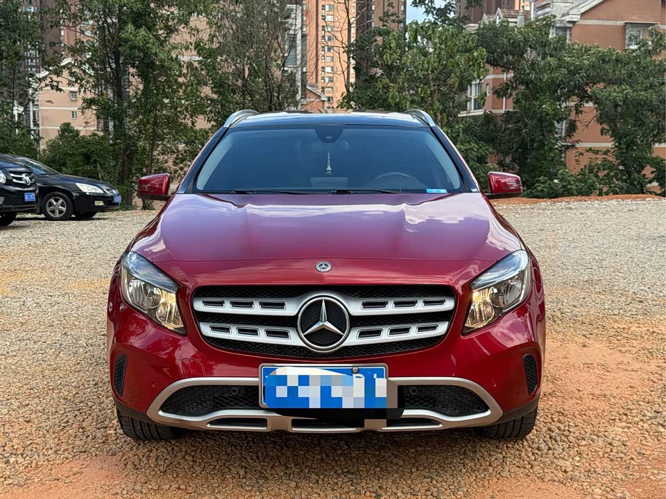 Mercedes-Benz GLA