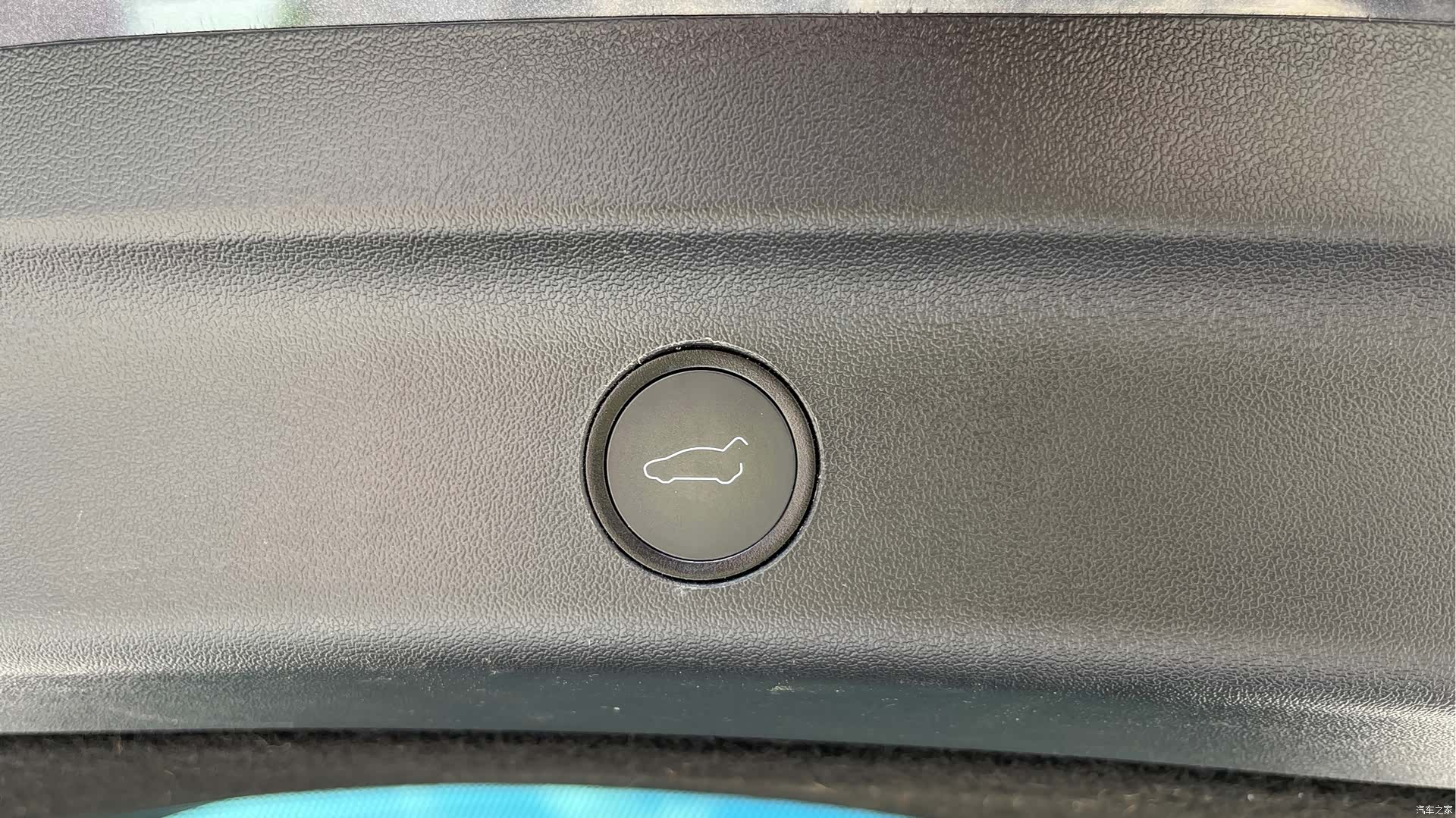 Tesla Model Y, 2024 17