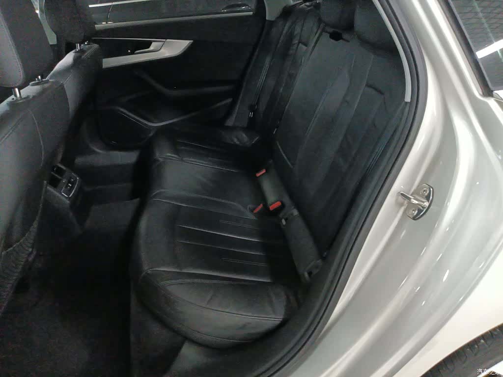 Audi A4L, 2017 13