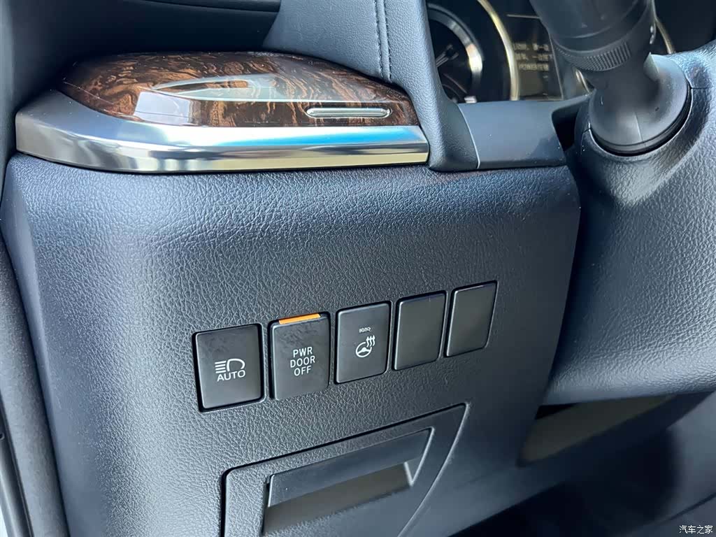Toyota Alphard, 2022 17