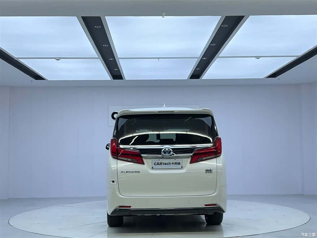 Toyota Alphard, 2022 4
