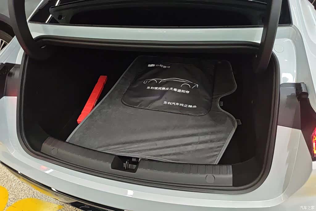 Geely 8, 2026 4