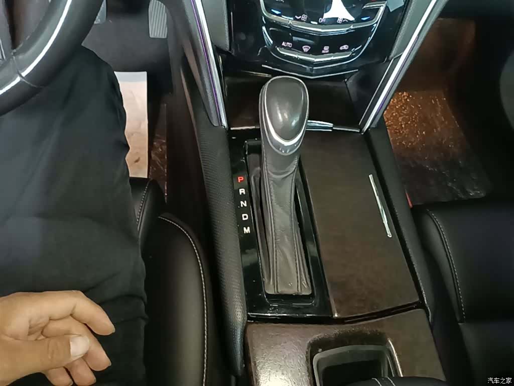 Cadillac XTS, 2019 14