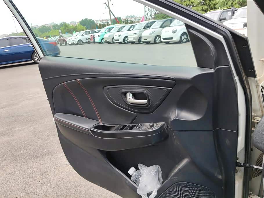 Luxgen U5 SUV Luxgen U5 SUV