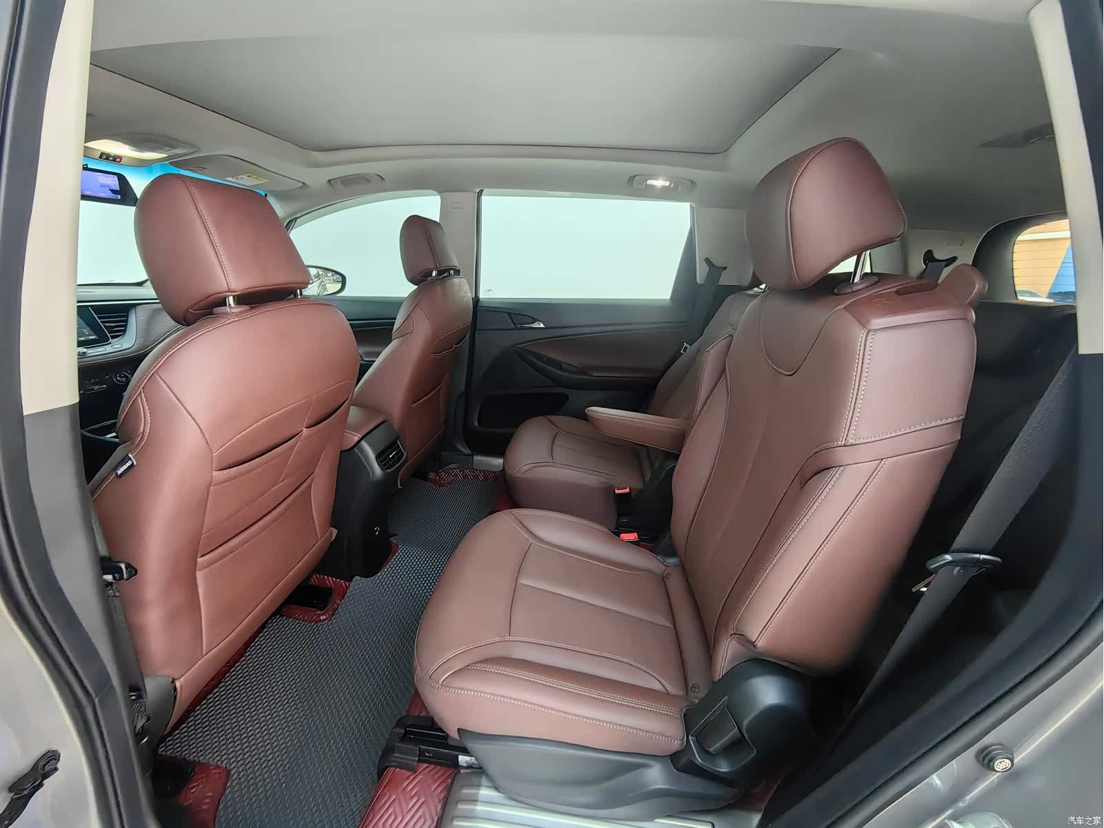 Buick GL6, 2021 9