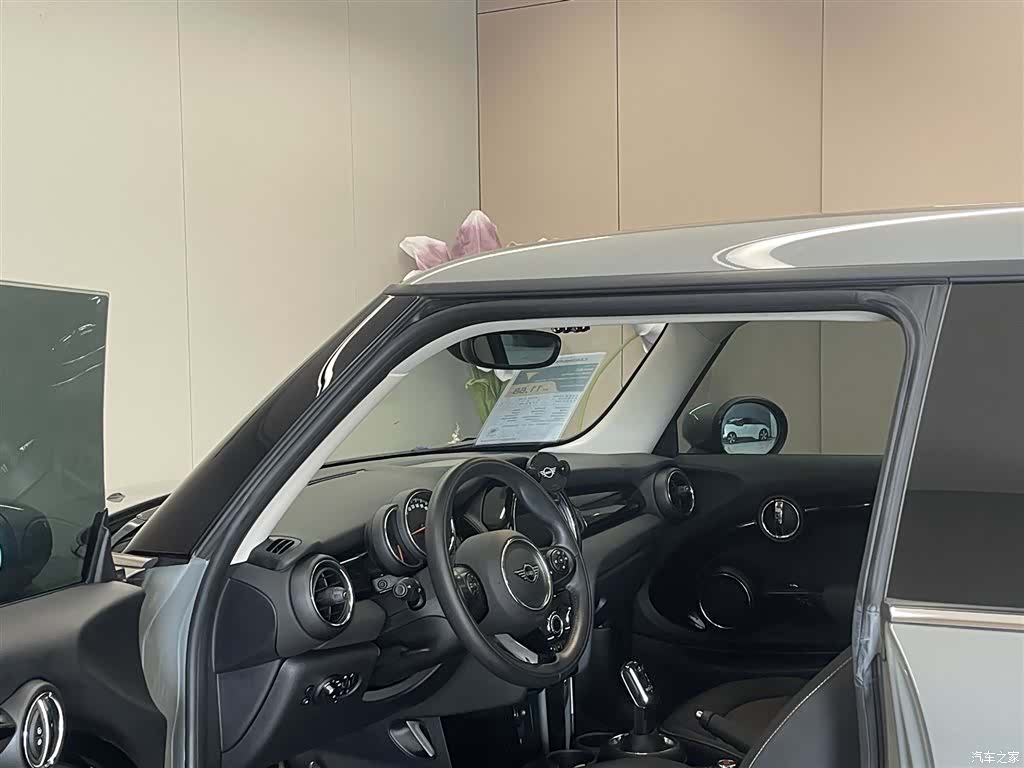 Mini ONE, 2021 23