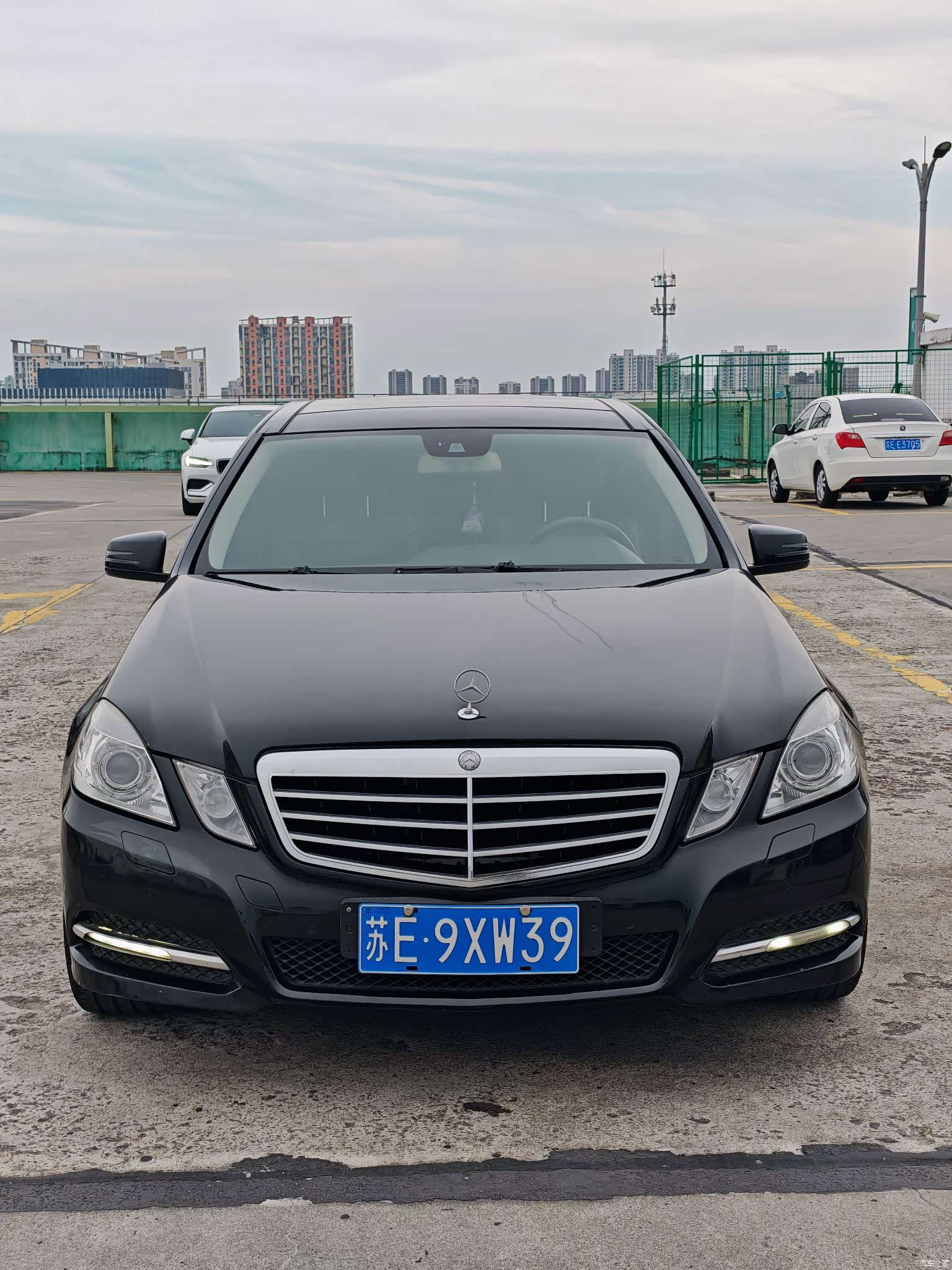 Mercedes-Benz E-Class, 2011 1