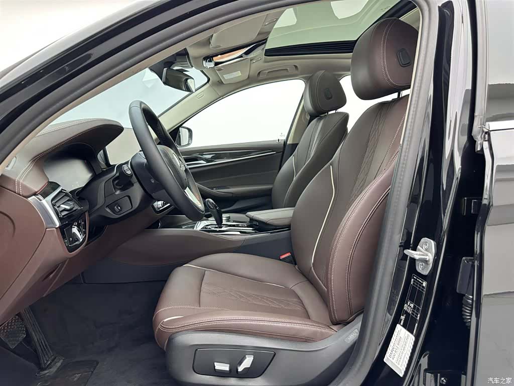 BMW 5 Series, 2022 20