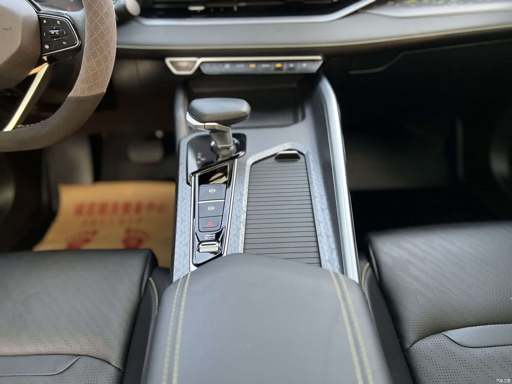 Geely Preface, 2024 18