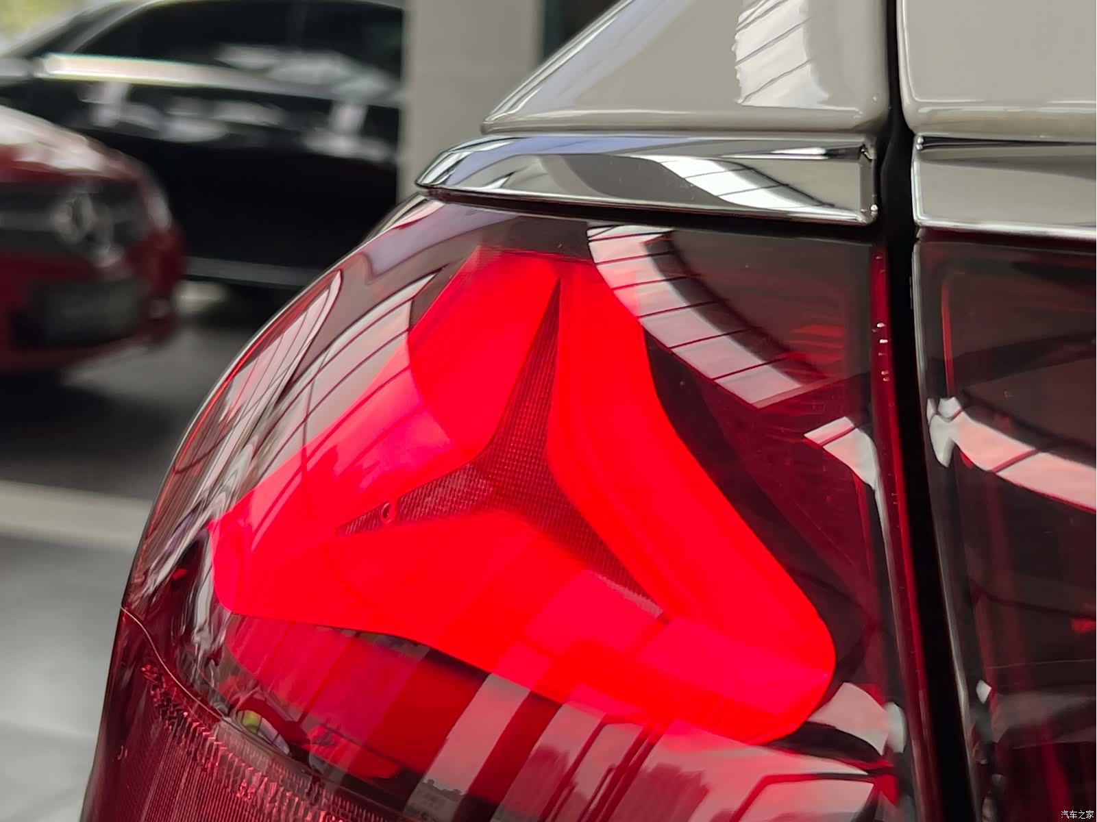 Mercedes-Benz E-Class, 2024 16