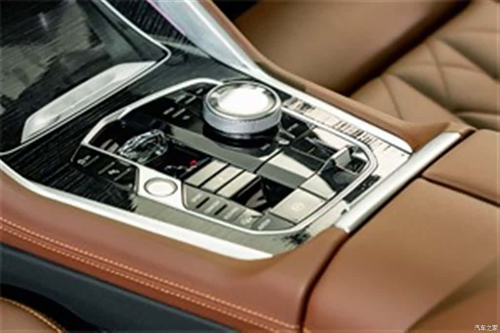 BMW X6, 2025 12