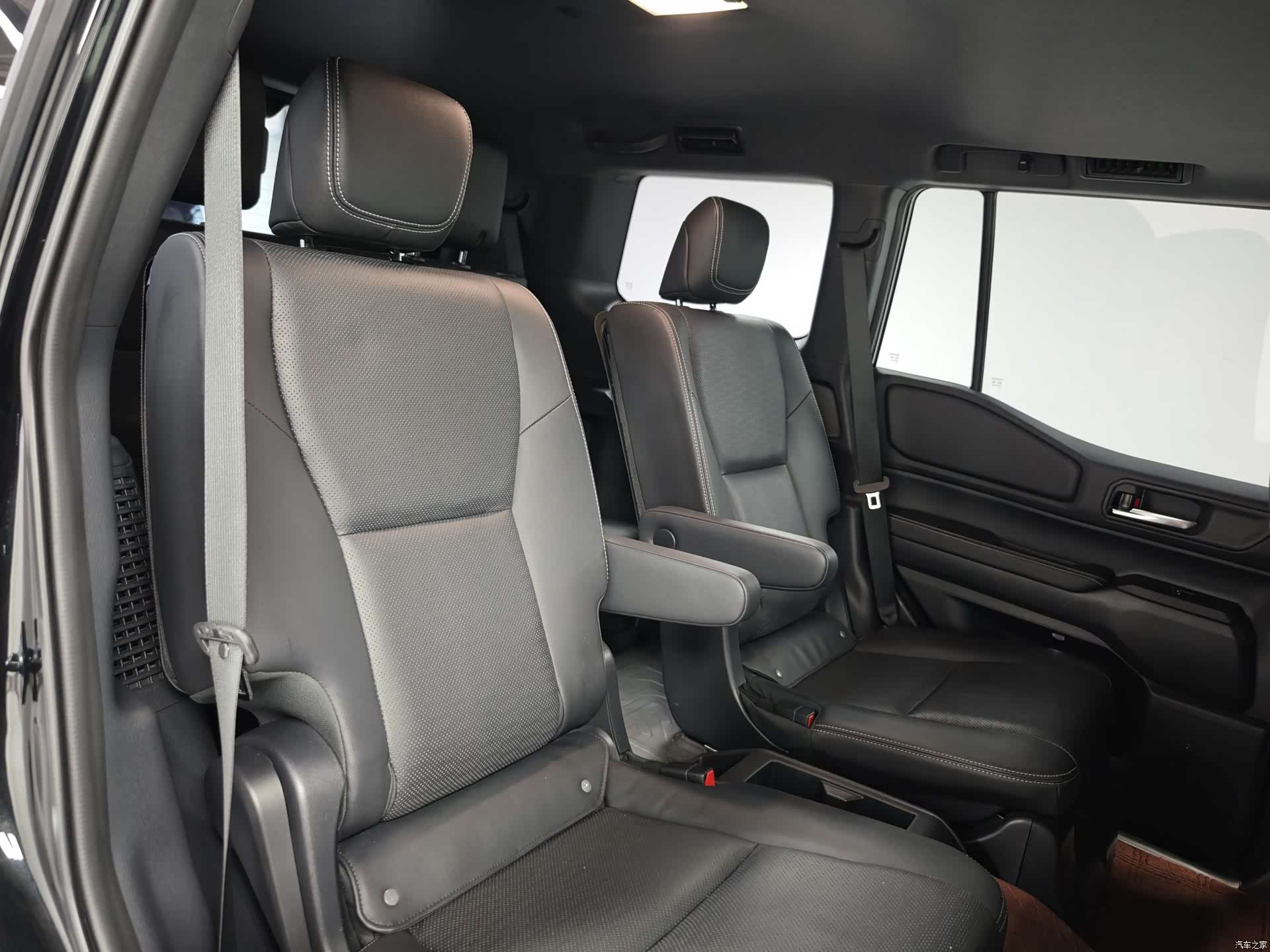 Toyota Prado, 2025 7