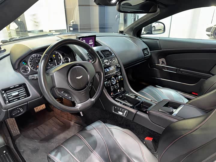 Aston Martin DB9 2014 6.0L Carbon Black Coupe