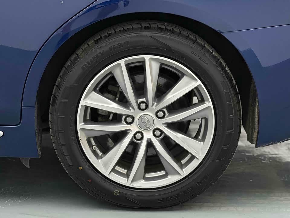 Infiniti Q50L Infiniti Q50L
