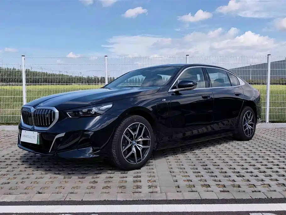 BMW i5