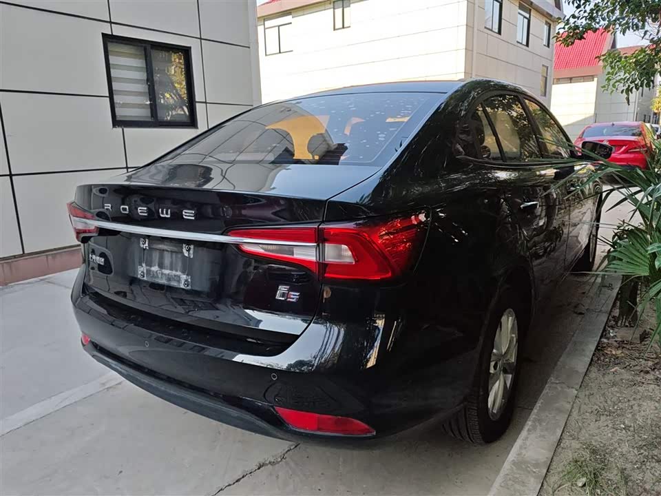Roewe i5
