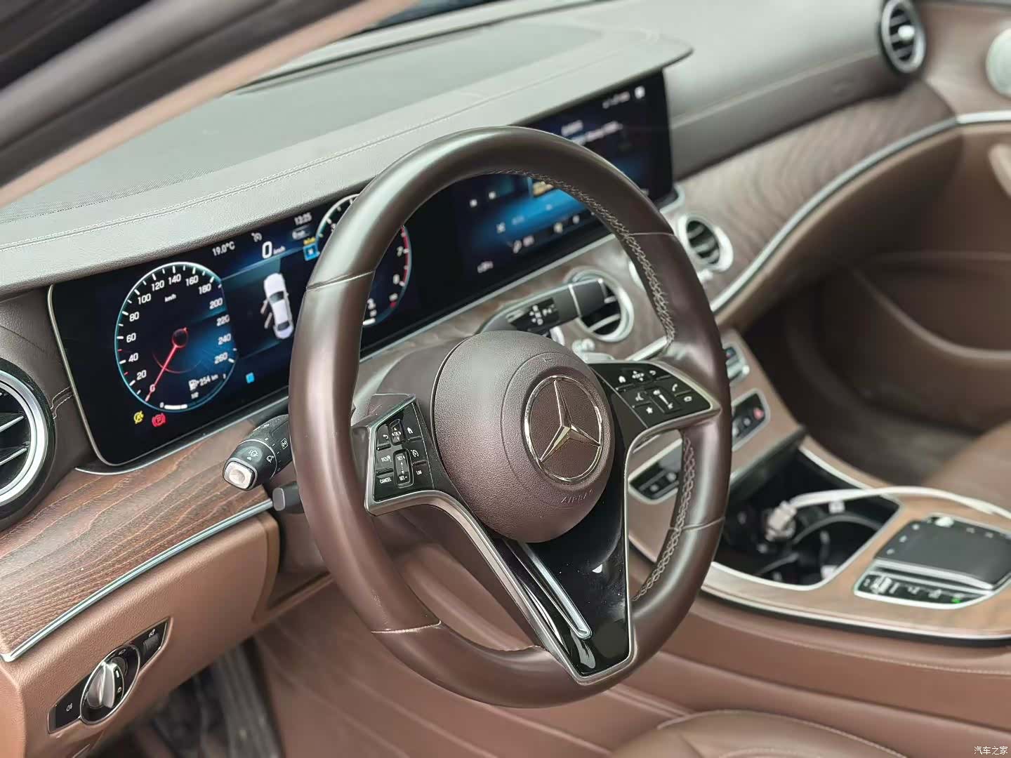 Mercedes-Benz E-Class, 2023 9