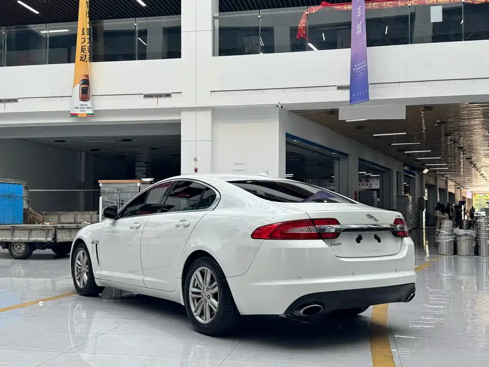 Jaguar XF
