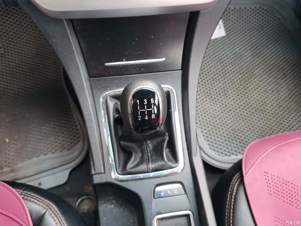 Geely Emgrand, 2015 15