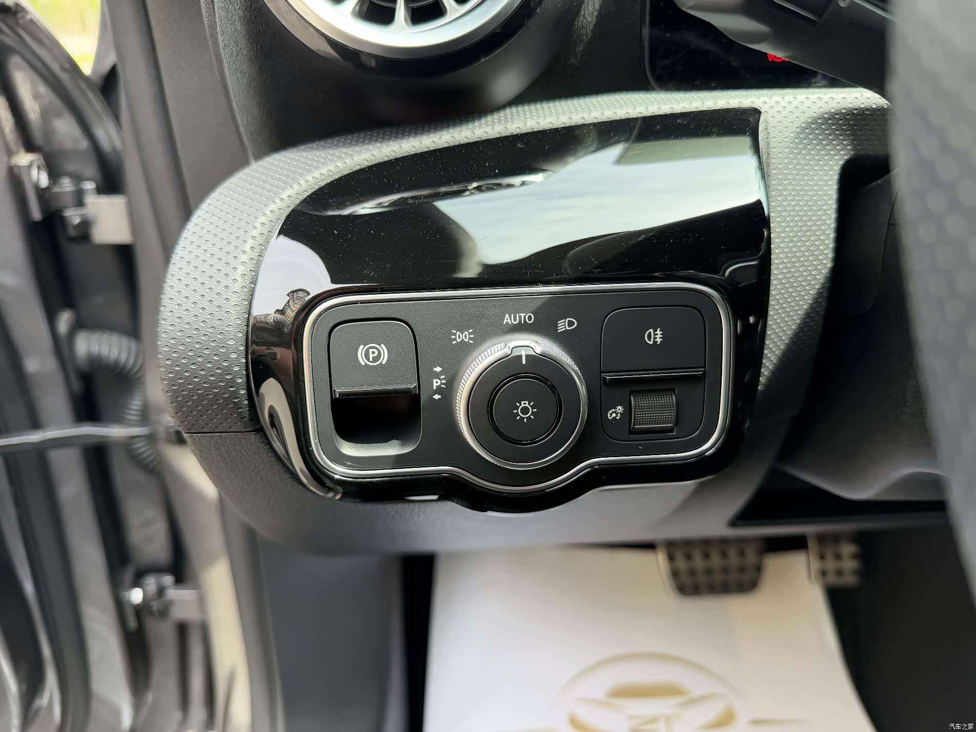Mercedes-Benz CLA, 2023 все фото