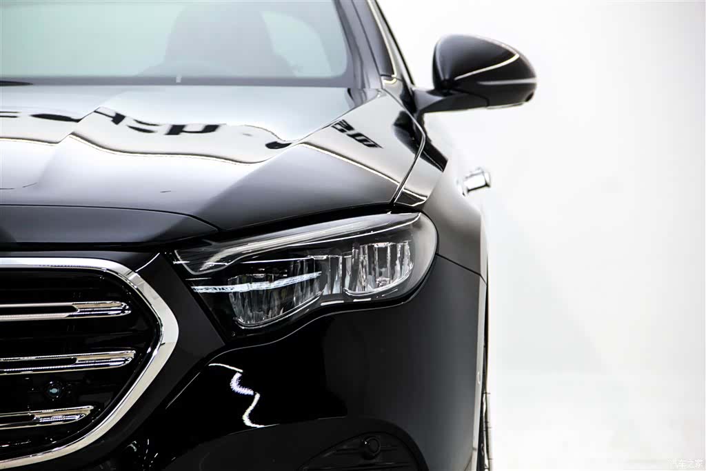Mercedes-Benz E-Class, 2025 10