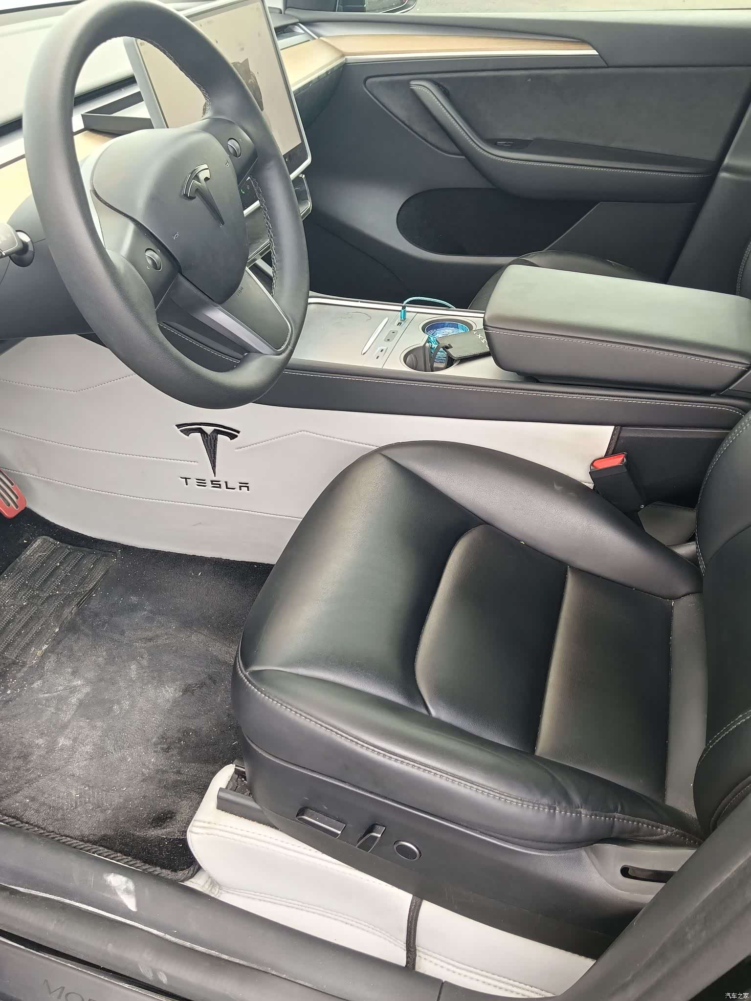 Tesla Model Y, 2023 7