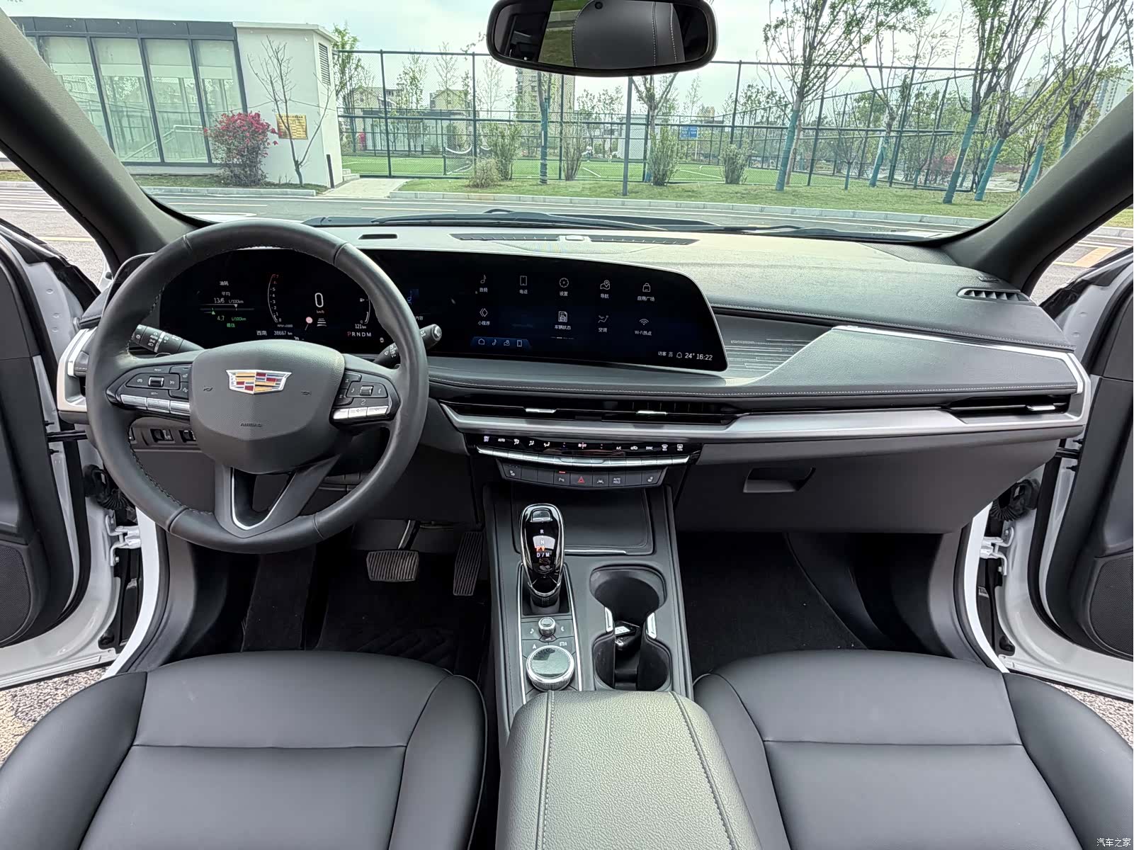 Cadillac XT4, 2024 9