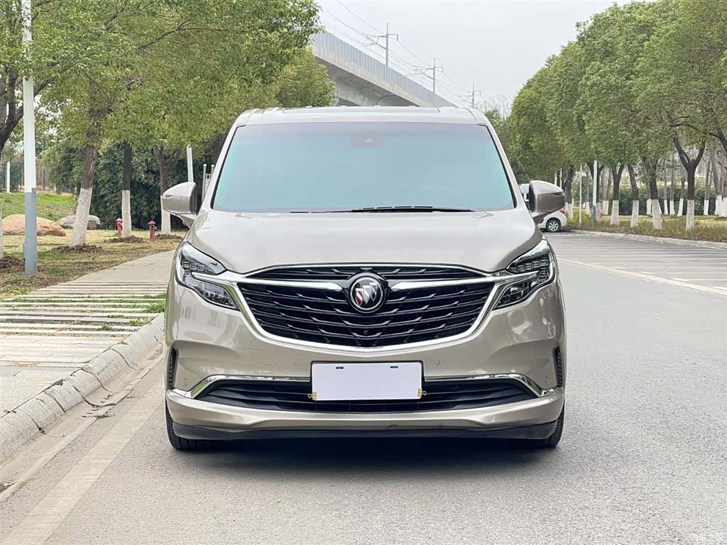 Buick GL8, 2022 3
