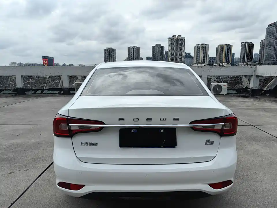 Roewe i5