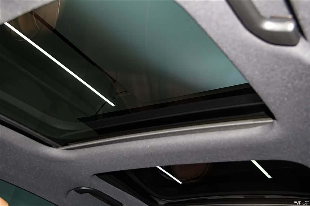 Mercedes-Benz E-Class, 2025 32
