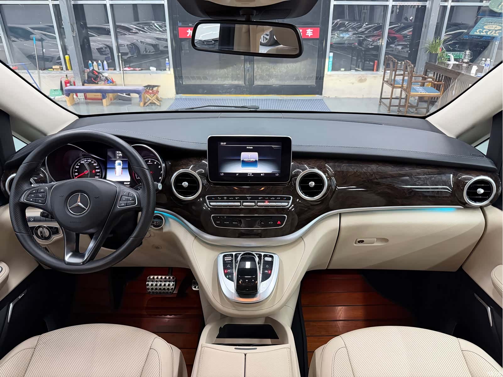 Mercedes-Benz V-Class, 2020 6