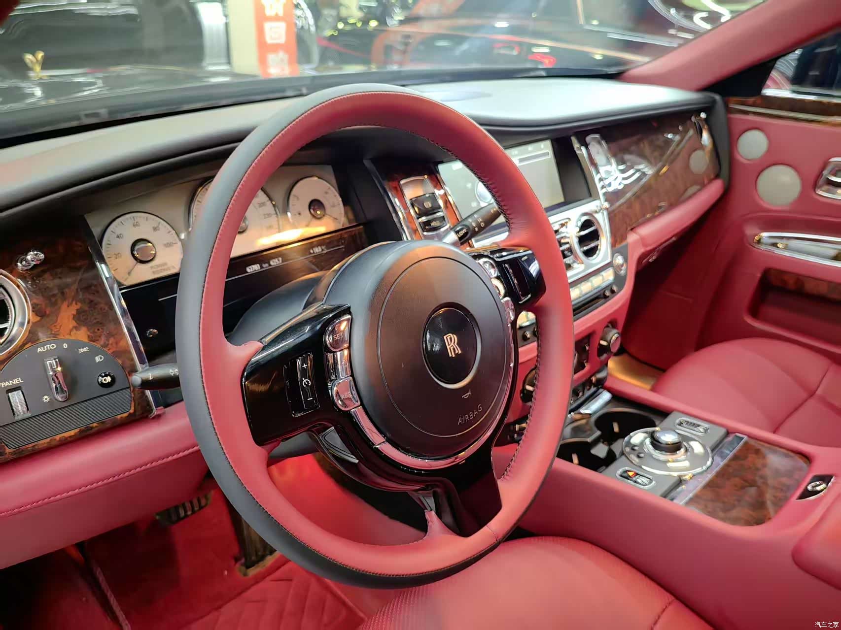 Rolls-Royce Ghost, 2010 7