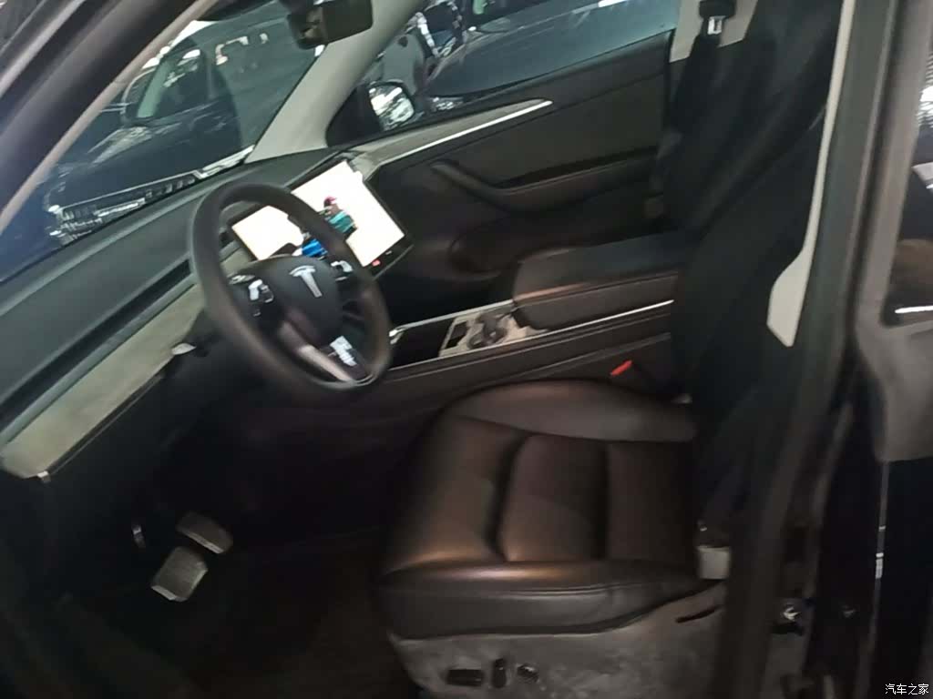 Tesla Model Y, 2022 15