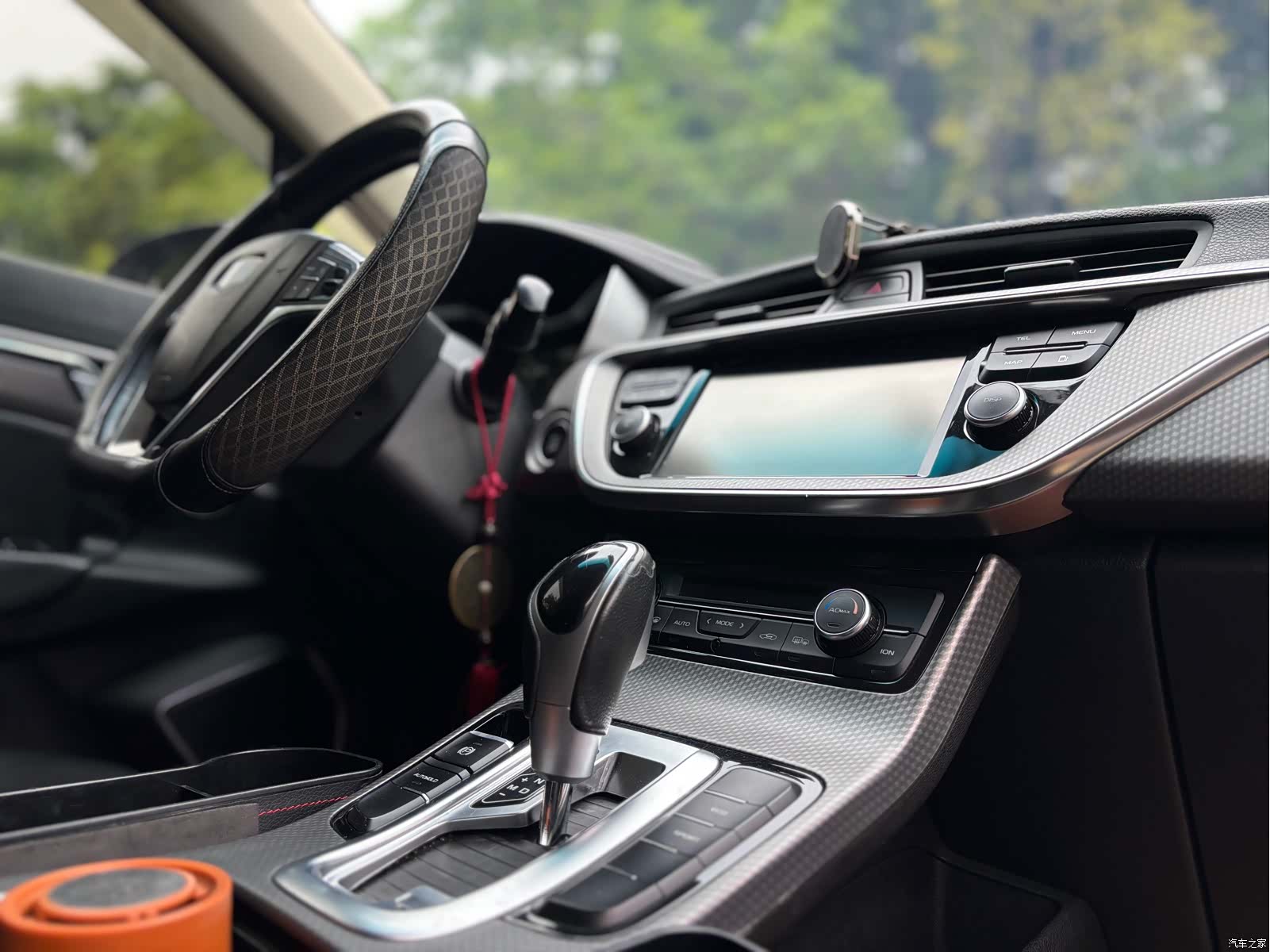 Geely Emgrand, 2018 15