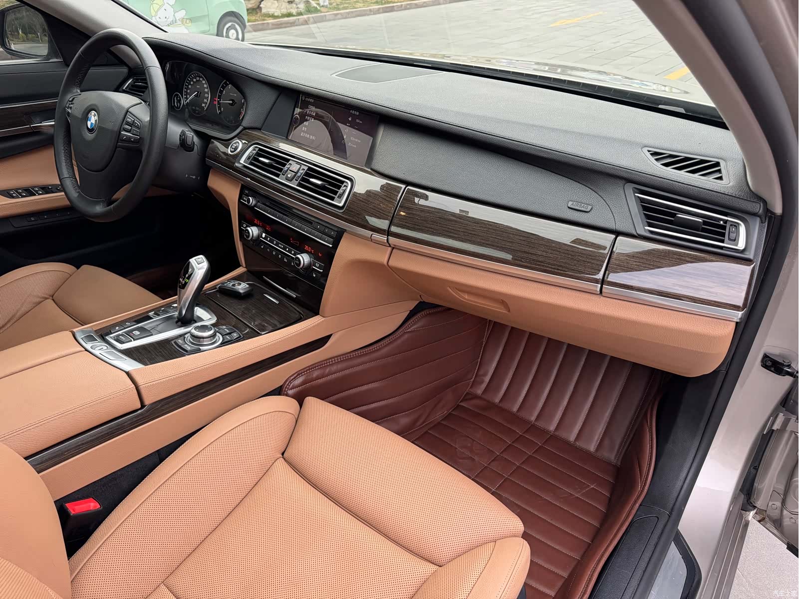 BMW 7 Series, 2012 22