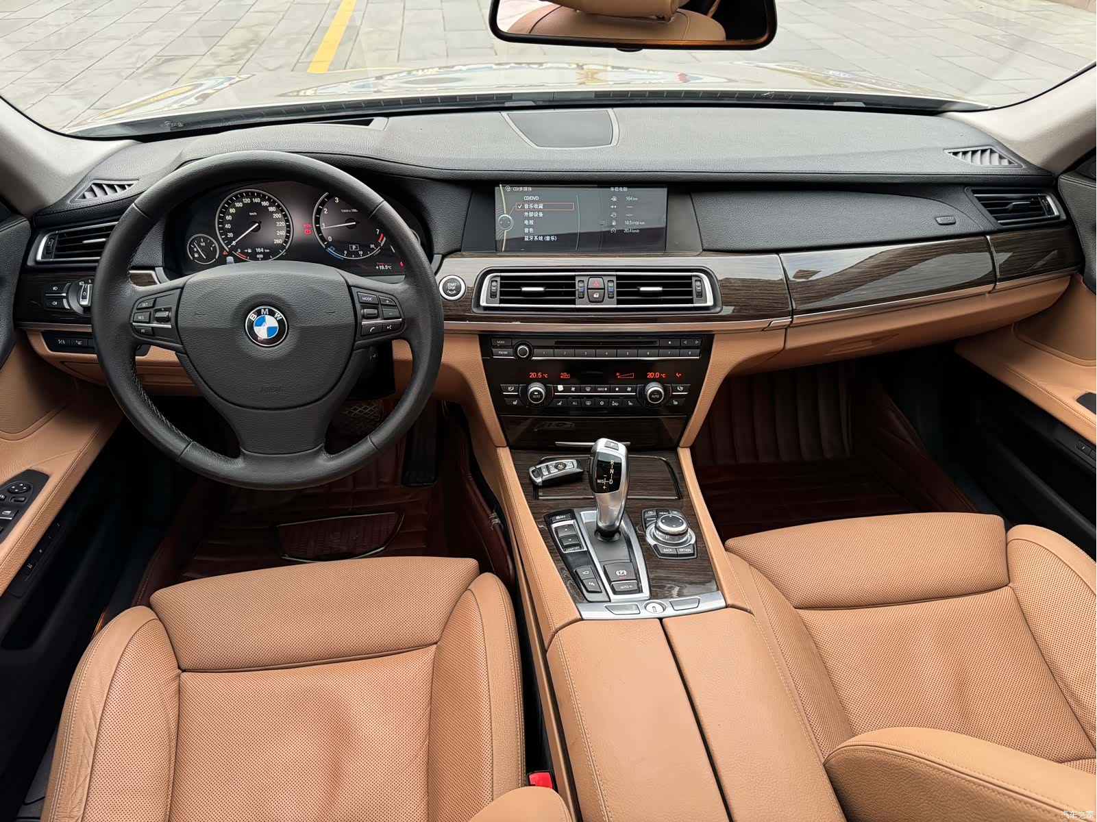 BMW 7 Series, 2012 16