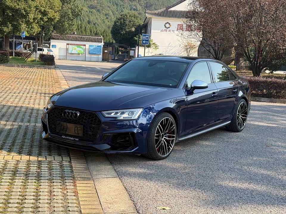 Audi S4