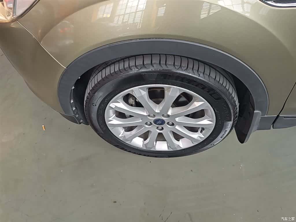Ford Kuga, 2014 23