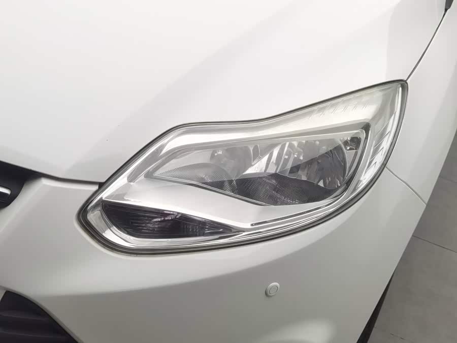 Ford Focus 2014, фото 7