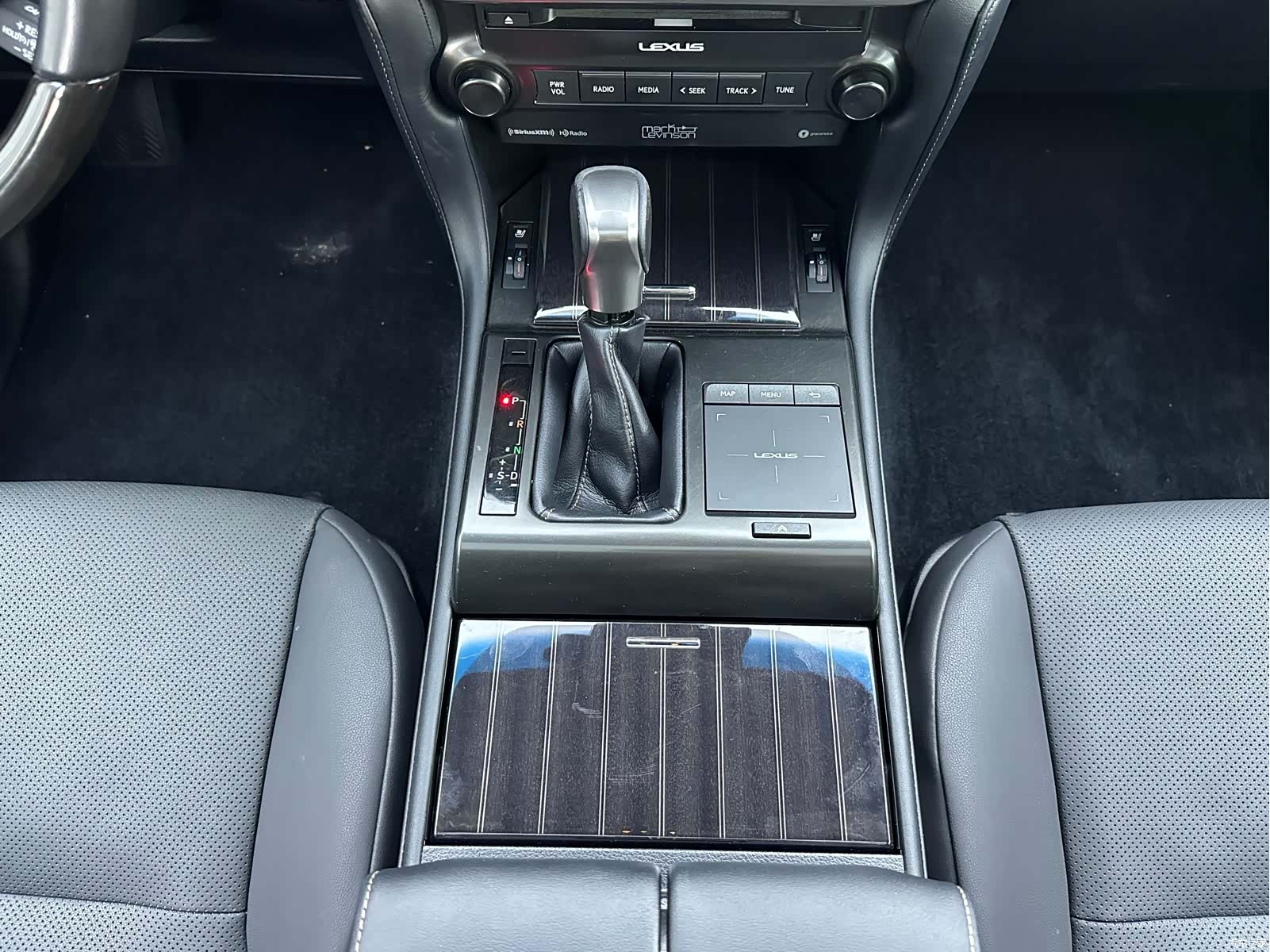 Lexus GX, 2022 16